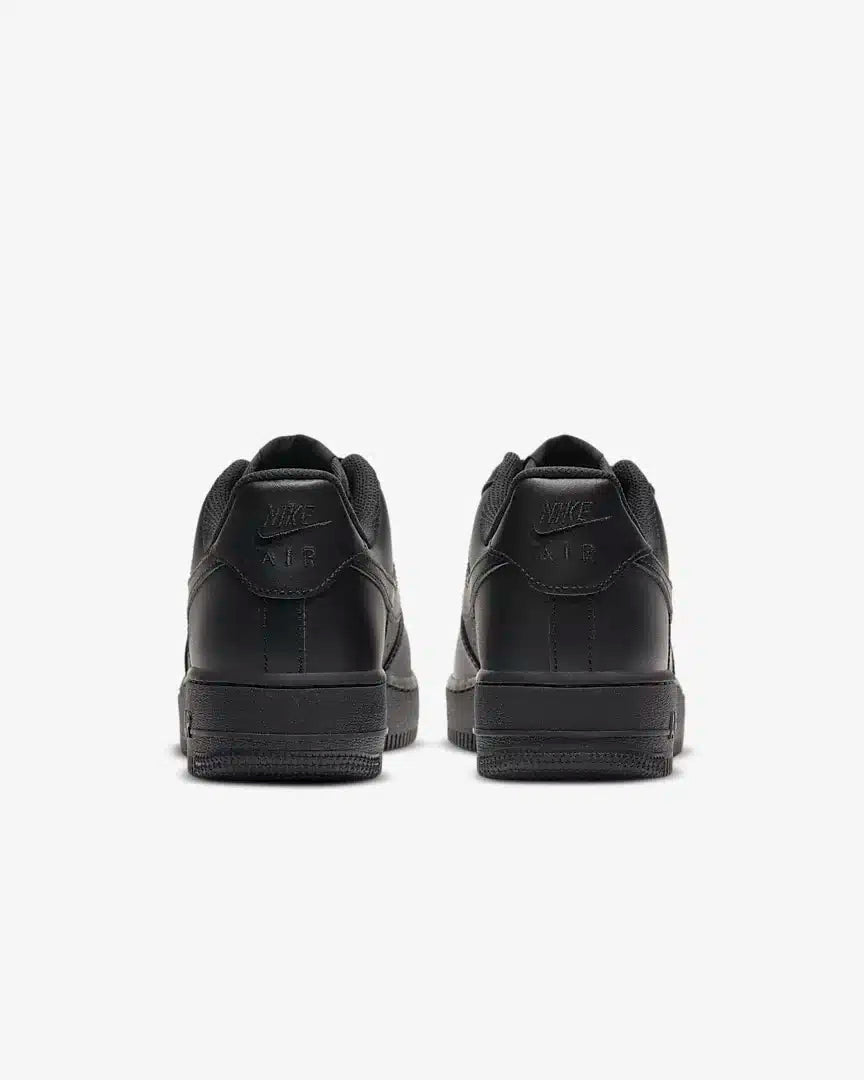 Nike (Air-Force 1 ’07)