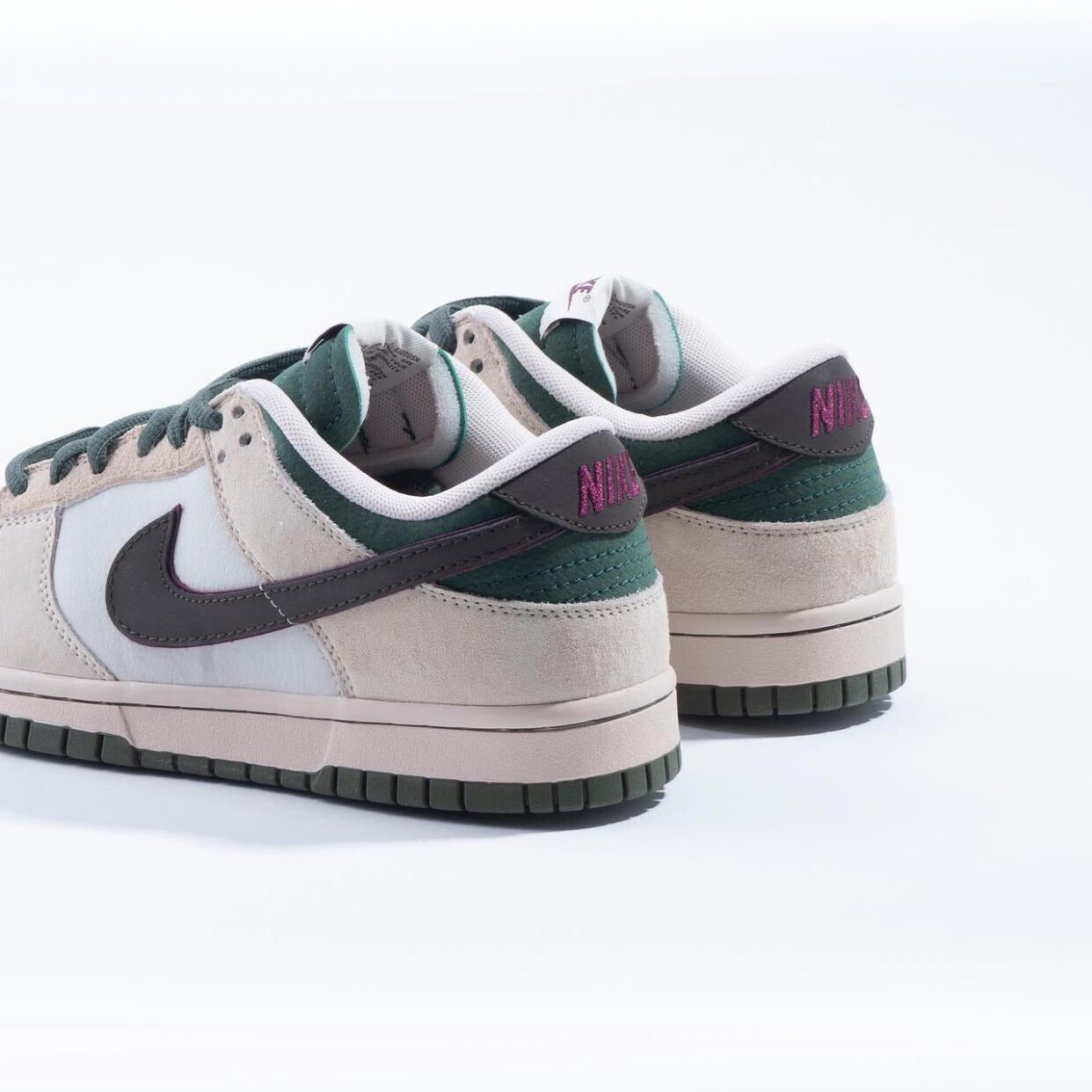 NIKE SB Dunk Low Pro Desert Sand
