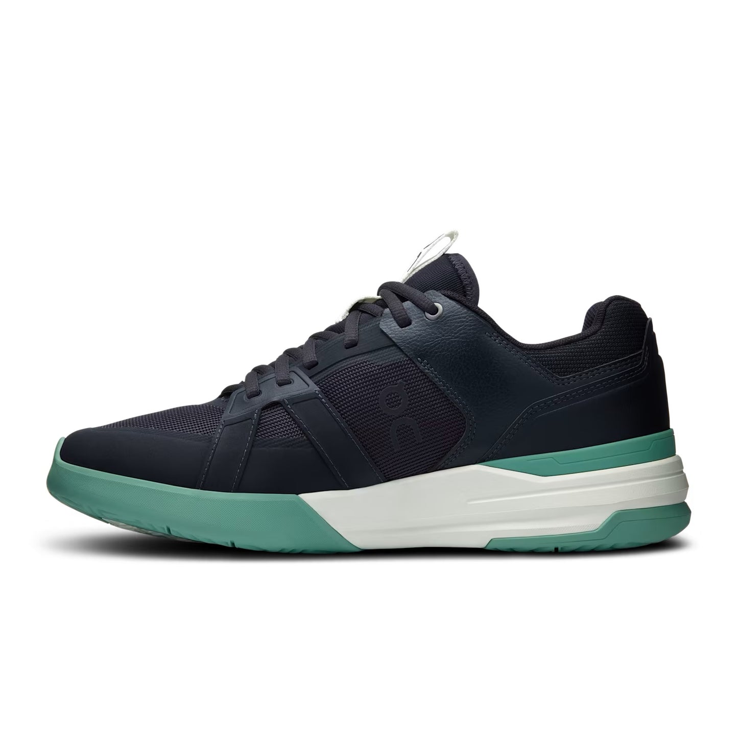 Man's Sneakers & Athletic Shoes On The ROGER Clubhouse Pro