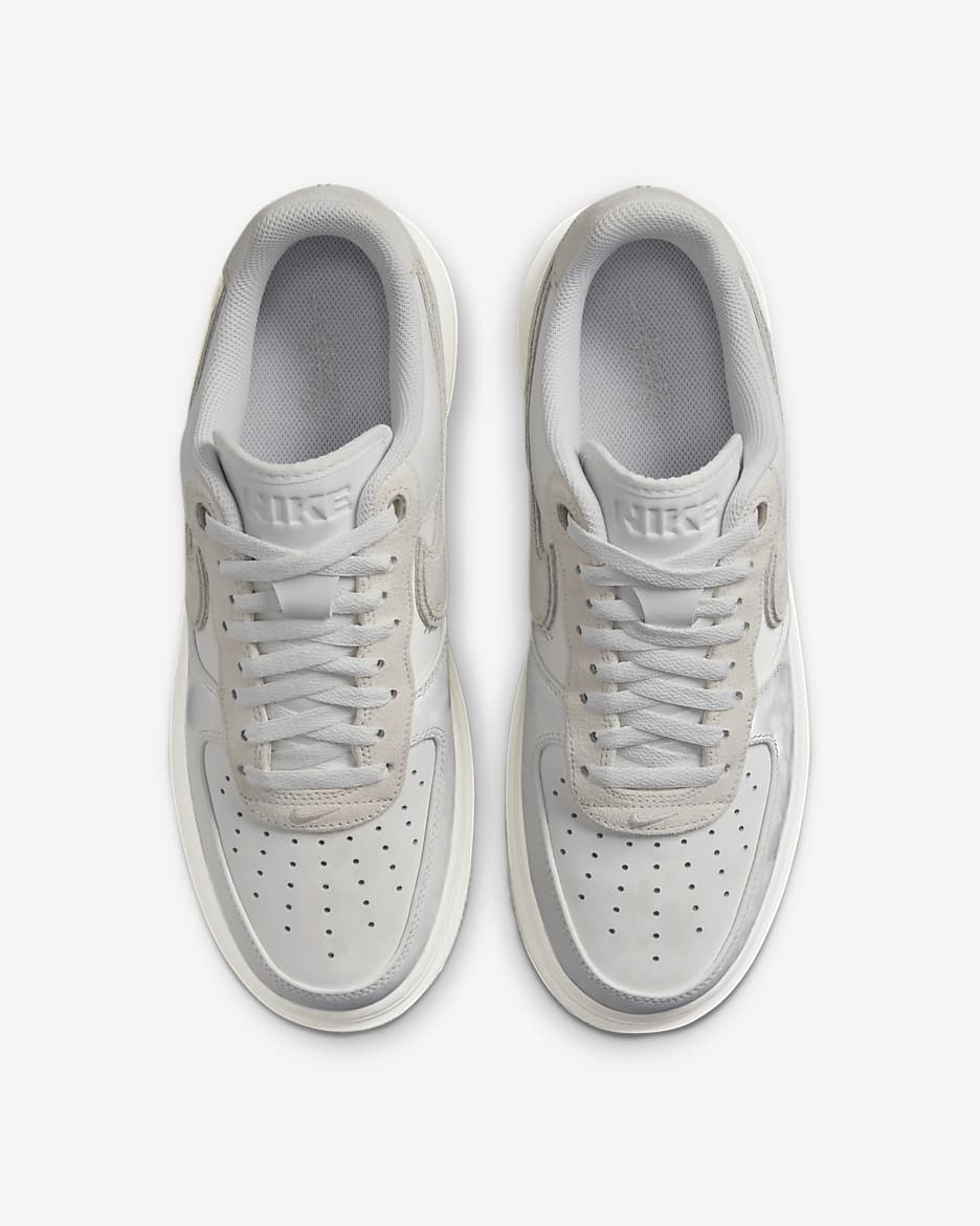 Nike Air Force 1 Luxe