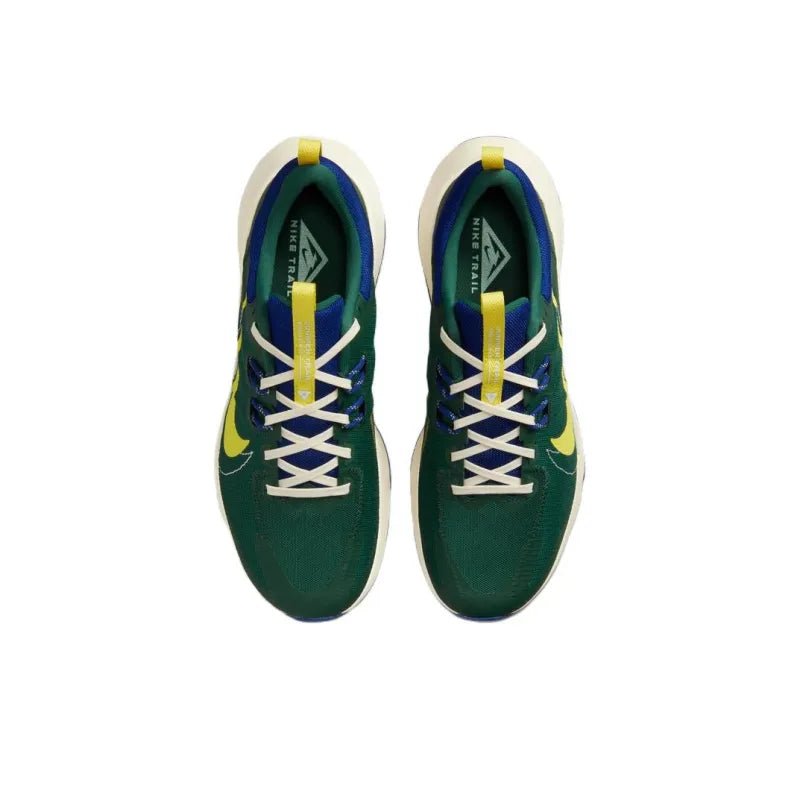 Nike Running Trail Juiper trainers in green