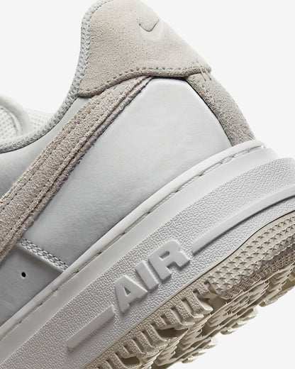 Nike Air Force 1 Luxe
