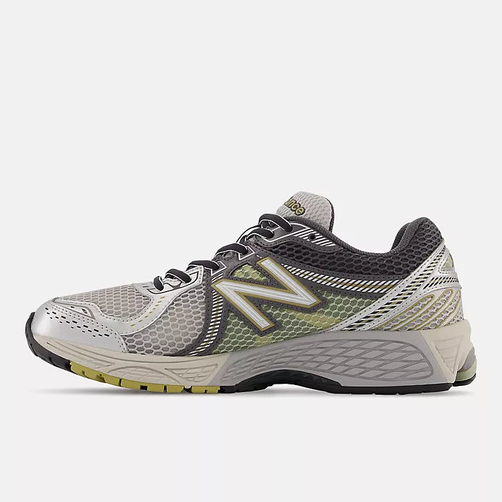 New Balance 860v2 Earth