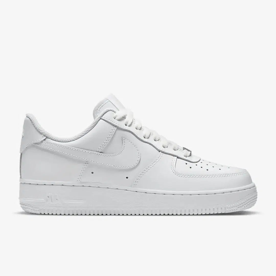 Nike (Air-Force 1 ’07)