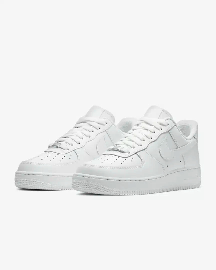 Nike (Air-Force 1 ’07)