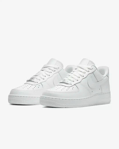 Nike (Air-Force 1 ’07)