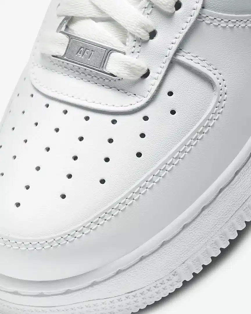 Nike (Air-Force 1 ’07)