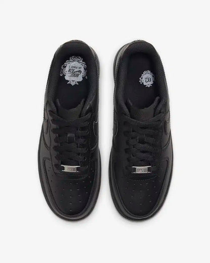 Nike (Air-Force 1 ’07)