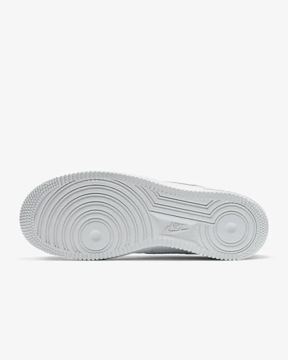 Nike (Air-Force 1 ’07)