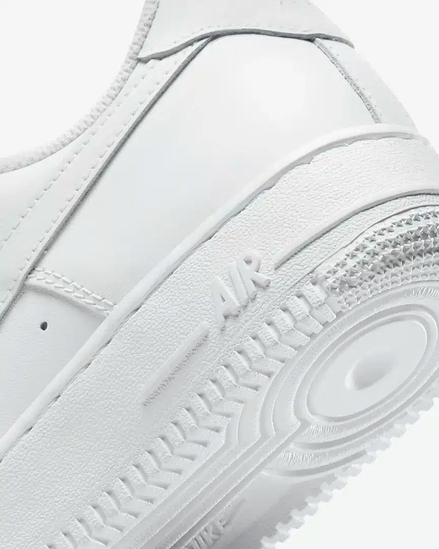 Nike (Air-Force 1 ’07)
