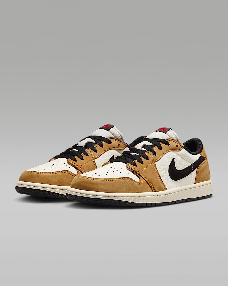 AIR JORDAN 1 RETRO LOW OG
"ROOKIE OF THE YEAR"