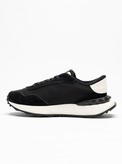 VLogo Pace Sneakers – Black/White