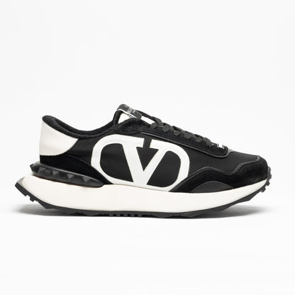 VLogo Pace Sneakers – Black/White