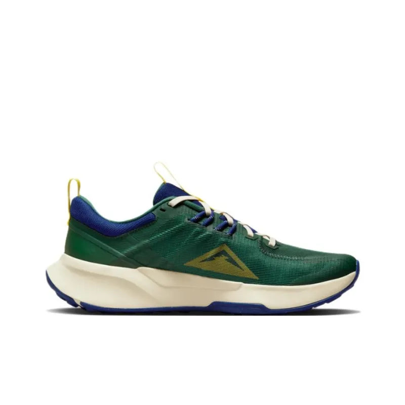 Nike Running Trail Juiper trainers in green