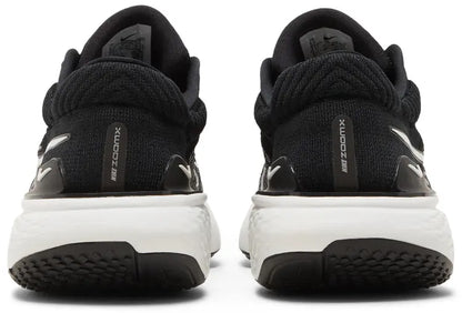 ZoomX Invincible Run Flyknit 2 'Black Summit White'