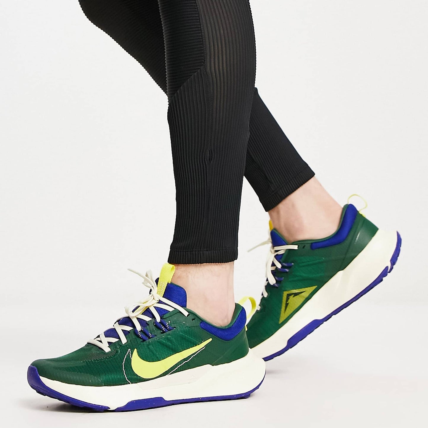 Nike Running Trail Juiper trainers in green