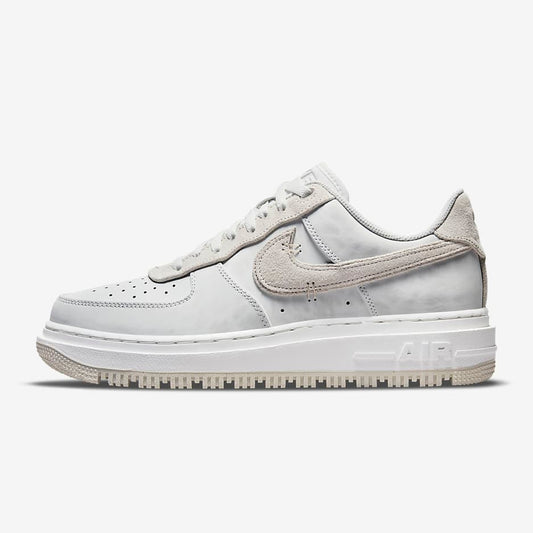 Nike Air Force 1 Luxe