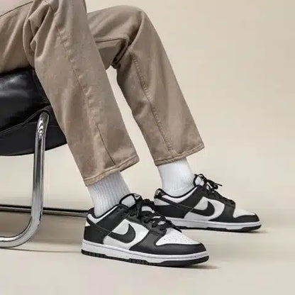 Dunk Low Retro White Black Panda